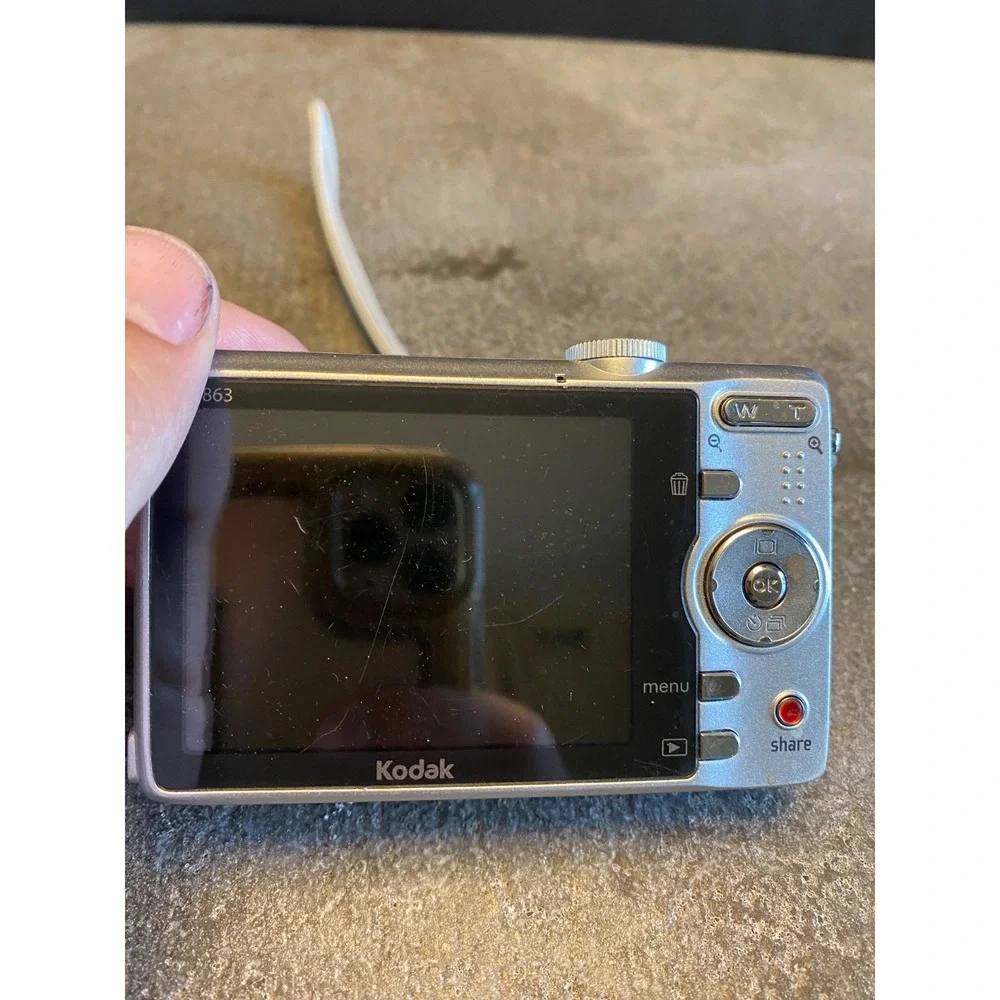Kodak Easy Share 8.2. Kodak AF 3X. With Battery. No Charger. Silver